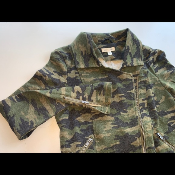 Camo Moto Style Jacket - Picture 2 of 3